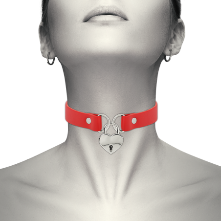COQUETTE CHIC DESIRE - COLLIER EN CUIR VEGAN ROUGE AVEC ACCESSOIRE COEUR AVEC CL