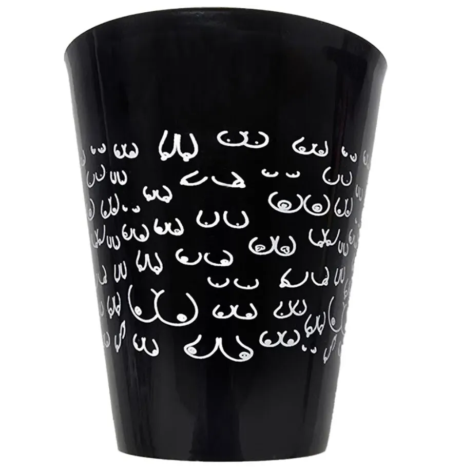 DIABLO PICANTE - TASSE NOIRE 500 ML AVEC SEINS BLANCS DIABLO PICANTE - TASSE NOIRE 500 ML AVEC SEINS BLANCS