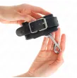 KINK - HANDGELENKFESSELN - EINZELNE NIETENREIHE UND GROSSE SCHNALLE SCHWARZ VERSTELLBAR 17-28 CM X 5 CM