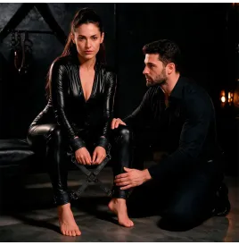 FETISH SUBMISSIVE - HANDSCHELLENVERBINDUNG AUS VEGANEM LEDER
