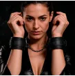 FETISH SUBMISSIVE - ESPOSAS CUERO VEGANO CON FORRO DE NEOPRENO FETISH SUBMISSIVE - ESPOSAS CUERO VEGANO CON FORRO DE NEOPRENO