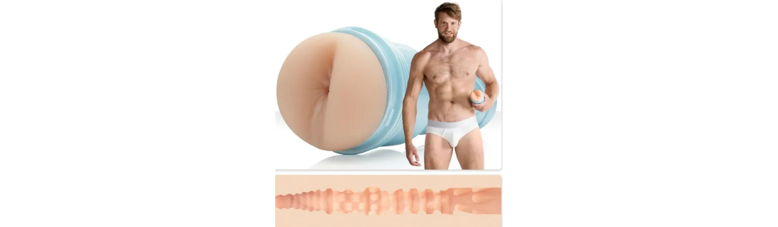 Actores porno con un masturbador anal